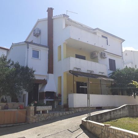 Apartmani Karuza Novalja Εξωτερικό φωτογραφία