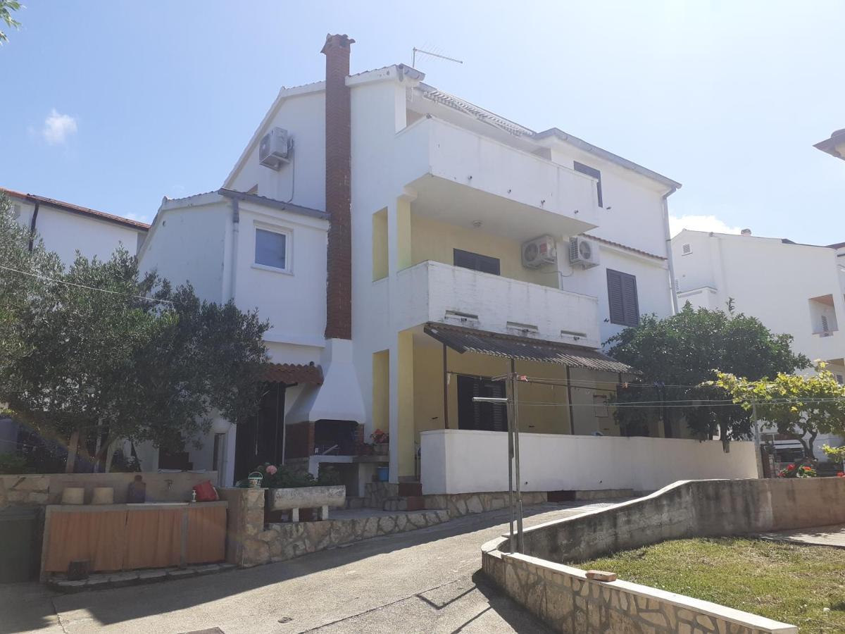 Apartmani Karuza Novalja Εξωτερικό φωτογραφία