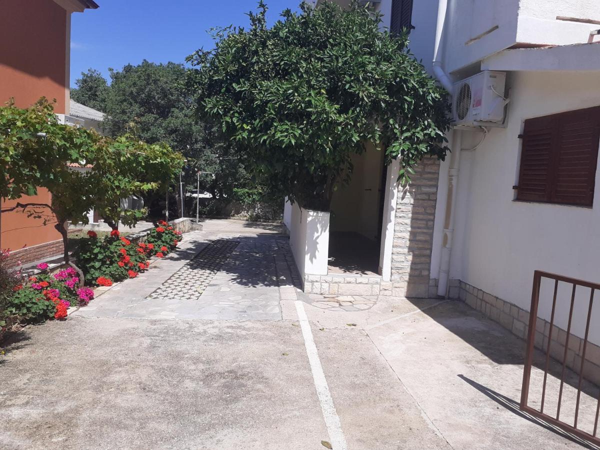 Apartmani Karuza Novalja Εξωτερικό φωτογραφία